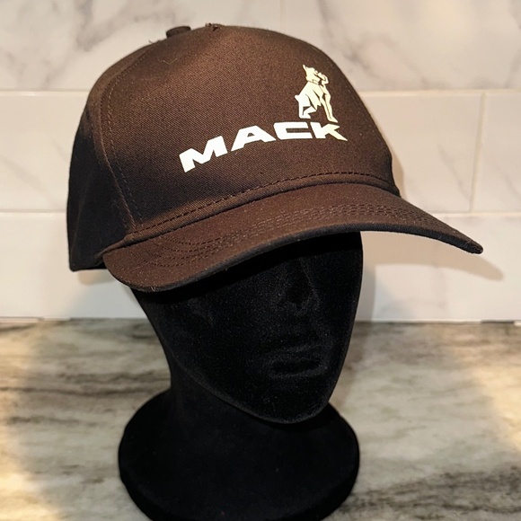 MACK Truck Adjustable BASEBALL CAP Black White Printed Bull Dog Graphic Logo Hat - Picture 1 of 13